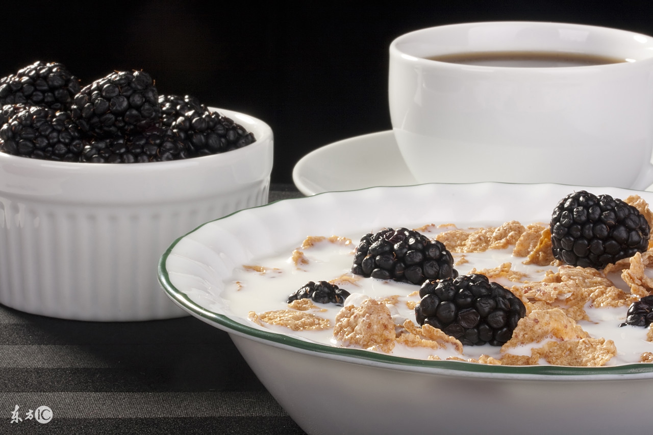 孕妇产后奶涨不通怎么办,产妇生产后涨奶痛怎么办