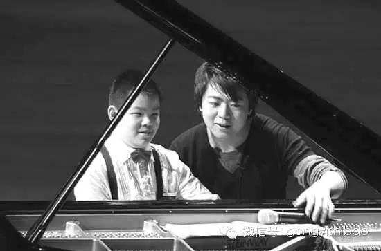 郎朗参加公益活动,特约嘉宾朗朗