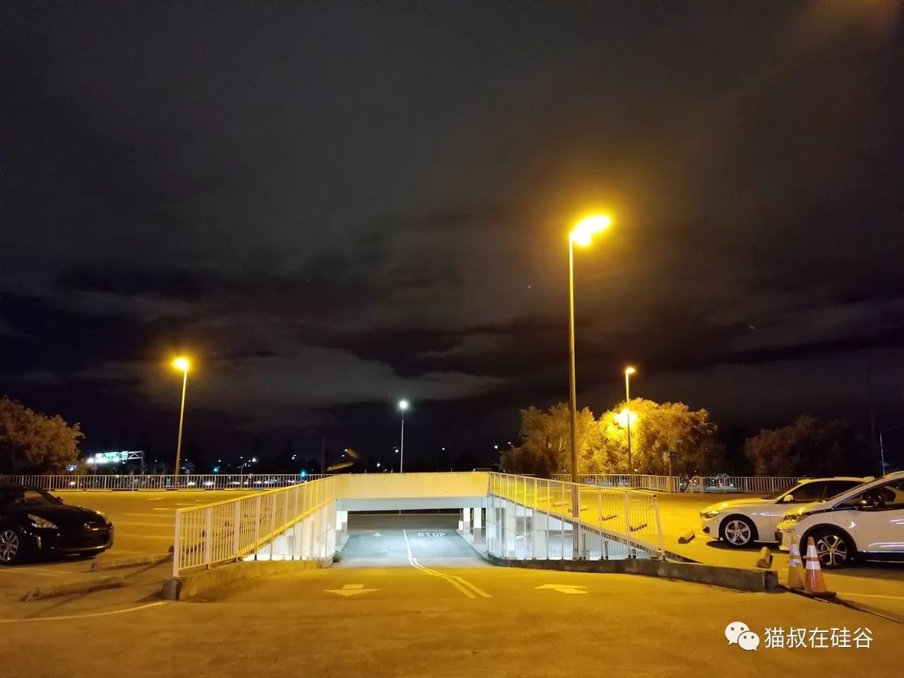 苹果巅峰iphonex,巅峰极速选r8还是c8