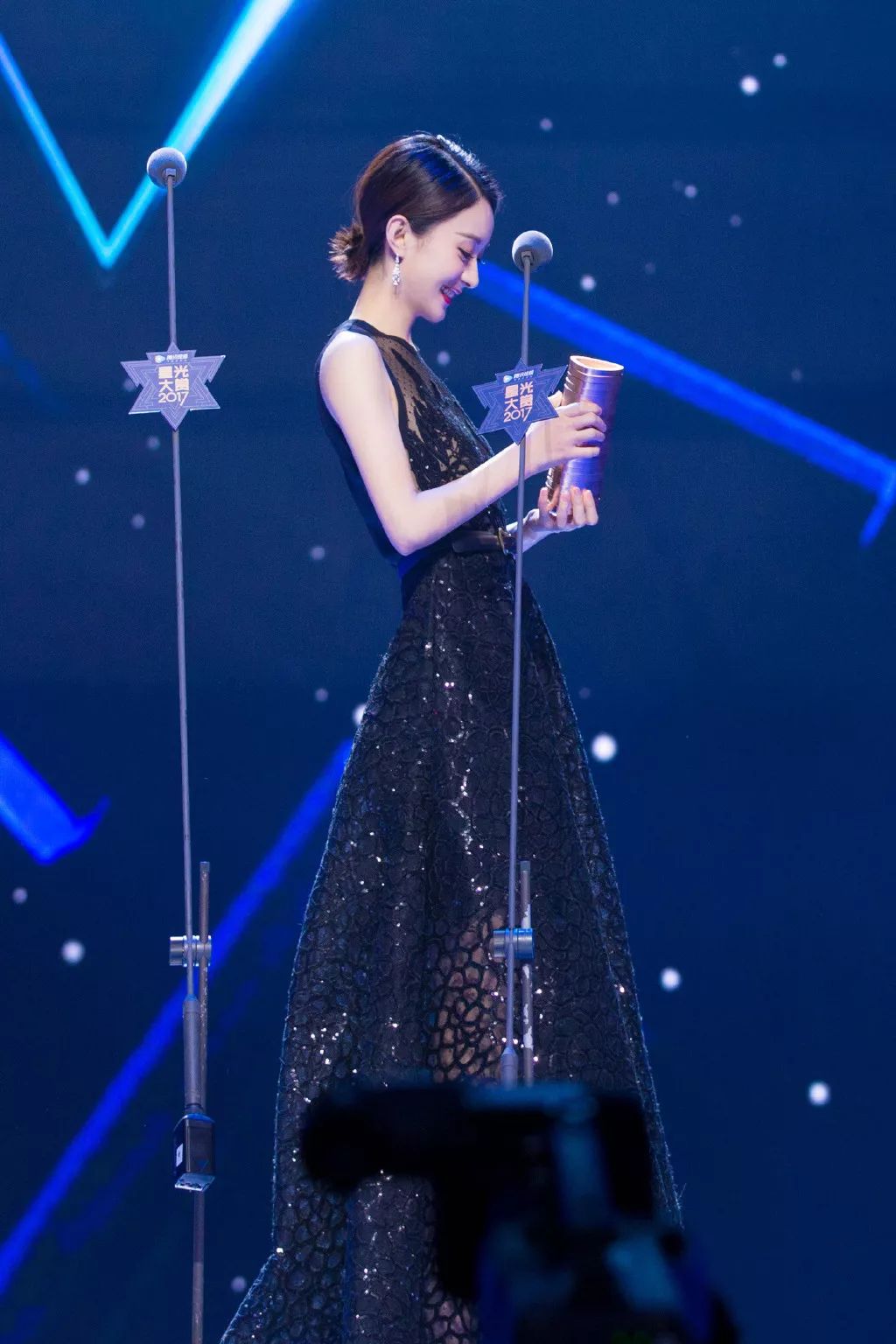 要胖先胖脸，要瘦先瘦胸，赵丽颖的烦恼你有吗？