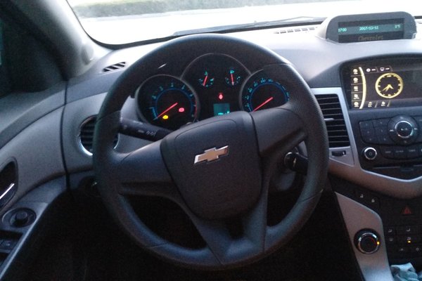 雪佛兰科鲁兹2013款1.8lseat,雪佛兰科鲁兹2013款自动豪华版