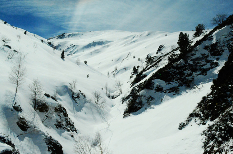 这个欧洲的免税天堂，700年没经历过战争，国家元首却要外国人当