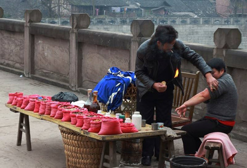 怀孕七个月突然见红了是怎么回事,怀孕七个月了突然见红要紧吗