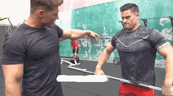 肩关节受伤训练什么动作,提高肩部力量可以改善肩部损伤吗