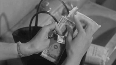 作妖啊！7-11便利店竟然出彩妆了！口红粉底液等通通不超过35元