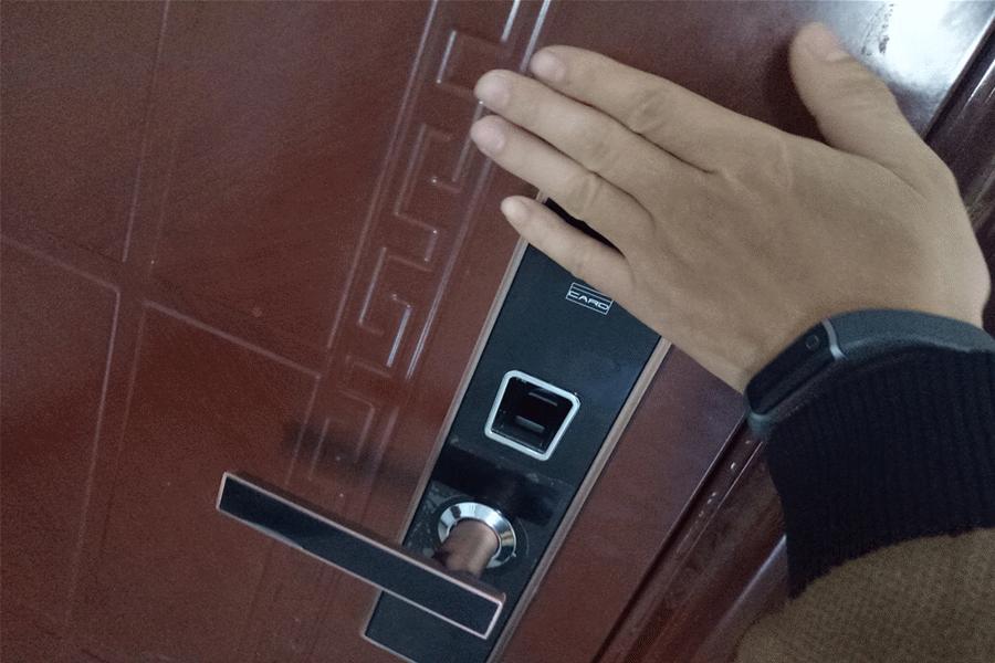 智能门锁拆解步骤,智能门锁拆解图解