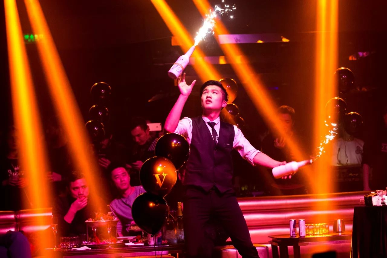 成都最好的电音酒吧,成都最顶尖酒吧视频