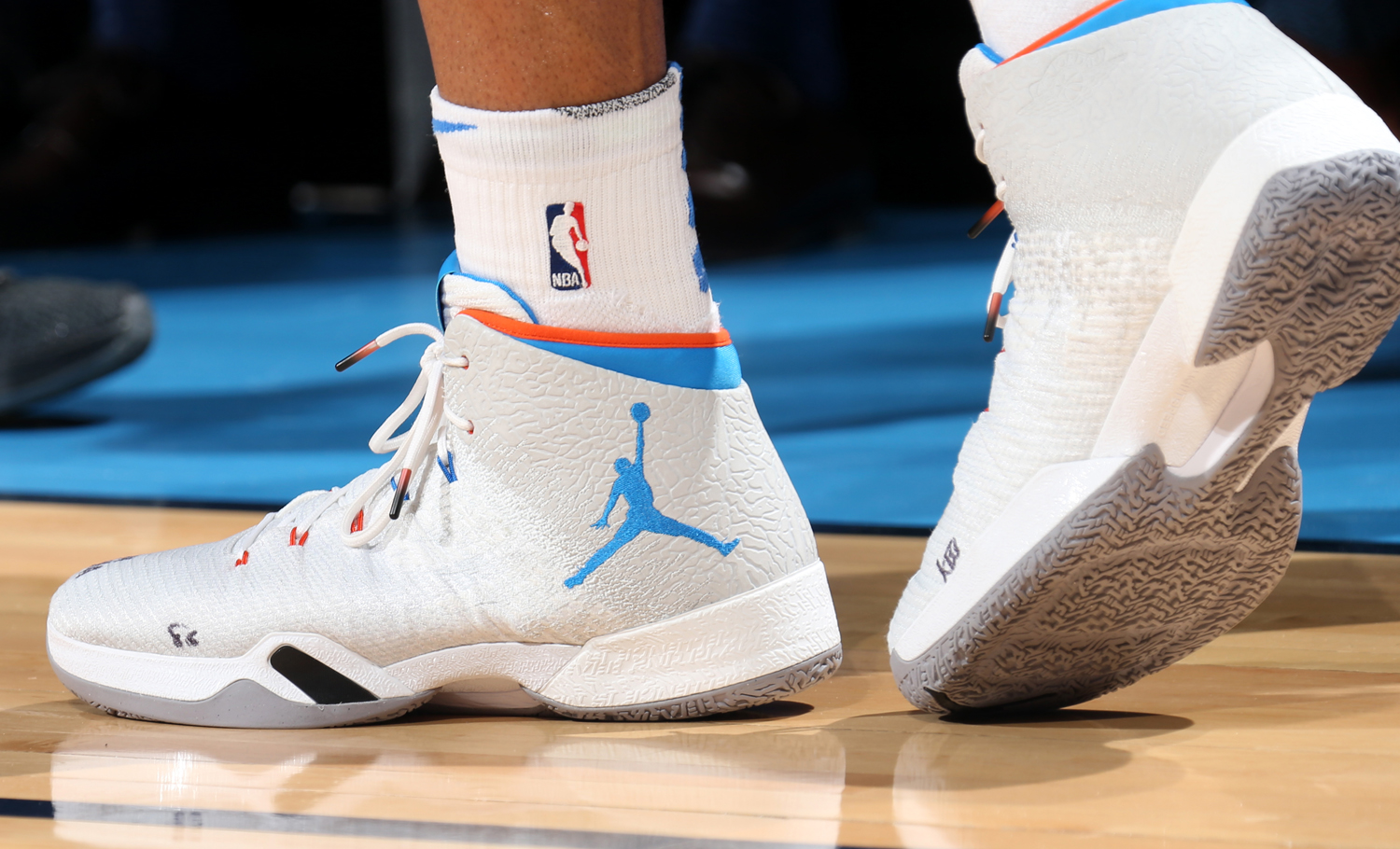 英格拉姆adidas篮球鞋,英格拉姆尼克杨拉塞尔