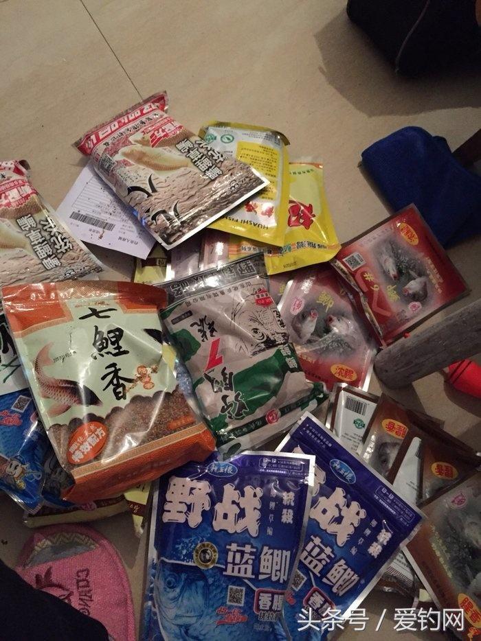 鲫鱼饵料哪个最好,各品牌鲫鱼饵料可以搭配使用吗