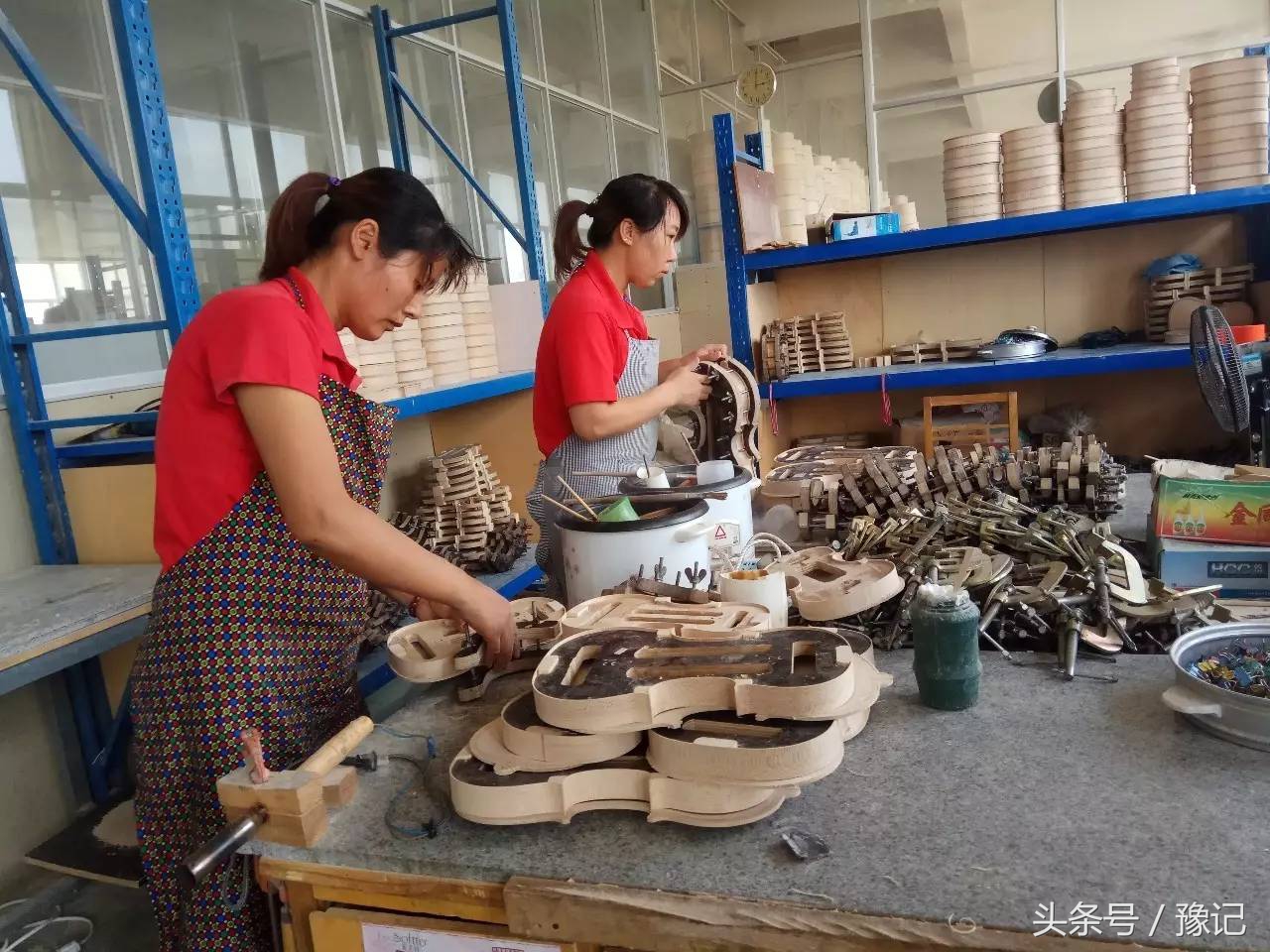 一群不识五线谱的确山农民，却造出了中国80%的中高端小提琴