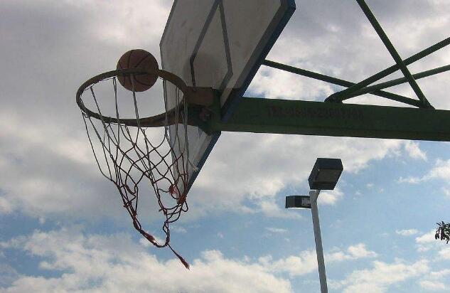 三种突破技巧教学野球场非常实用,有哪些实用又不犯规的野球动作