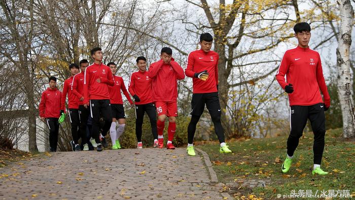 为中国足球点赞,为中国男足点赞