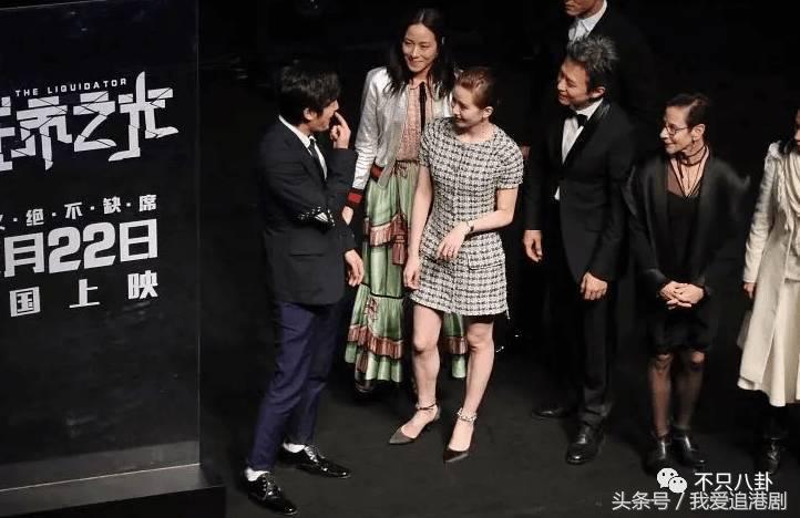 雷佳音郭京飞搞笑场面极限挑战,雷佳音郭京飞颁奖现场段子