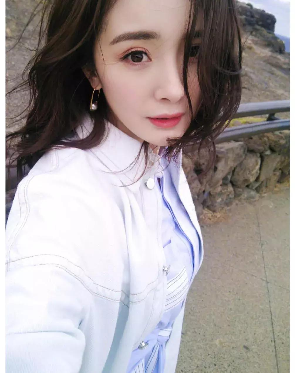 带货女王杨幂不愧是时尚的代言词 (杨幂带货女王流量一姐)