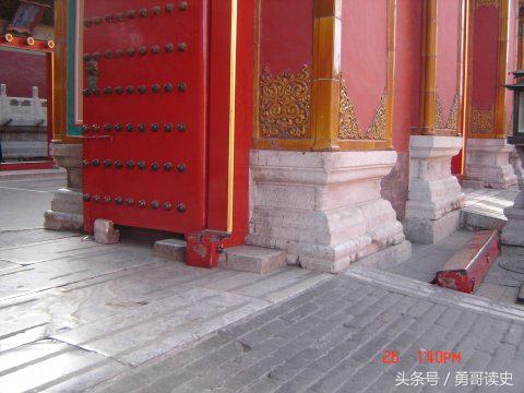 为什么故宫门槛要锯掉一部分,为什么故宫有地方没门槛