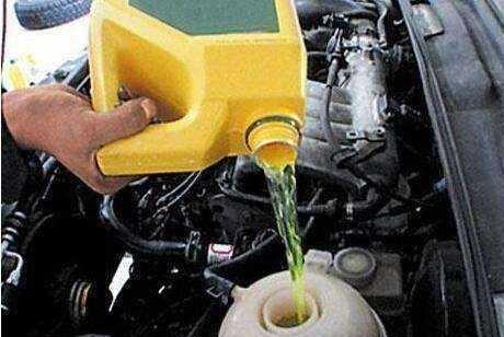 五菱宏光水箱加水还是加防冻液,长安逸动水箱加防冻液还是加水