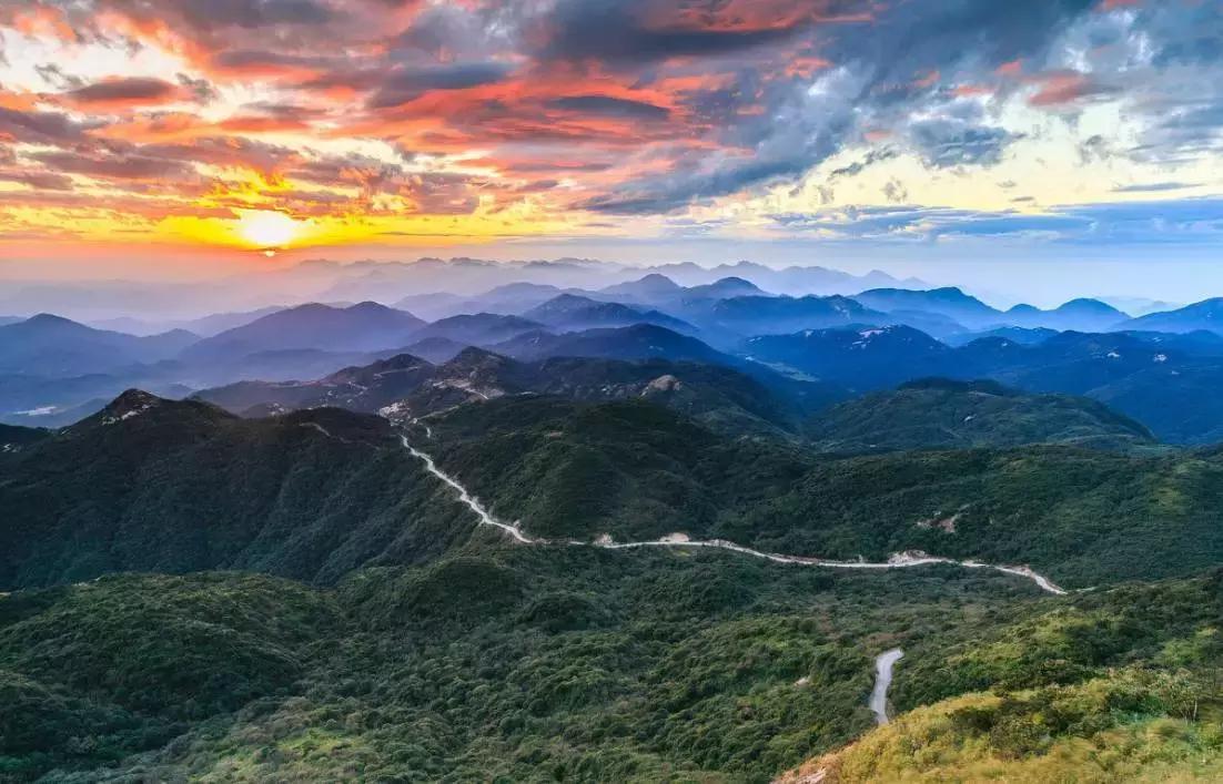 国内最值得自驾的7条绝美路线,自驾21条经典路线图