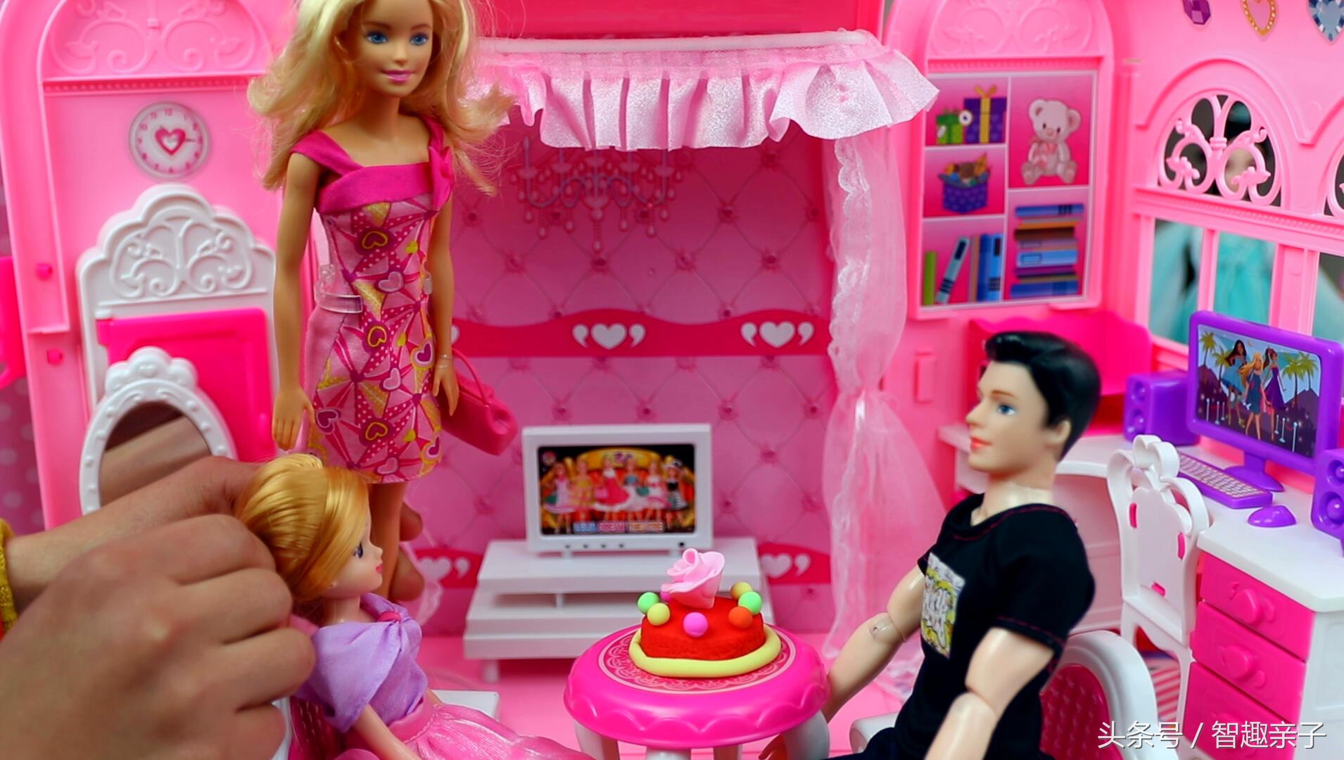 芭比娃娃过家家故事,芭比娃娃过圣诞节玩具故事