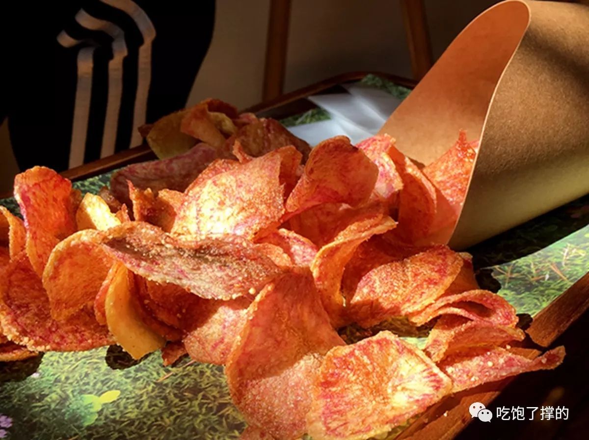 各种烤火龙果干,奶香傣家芒果干