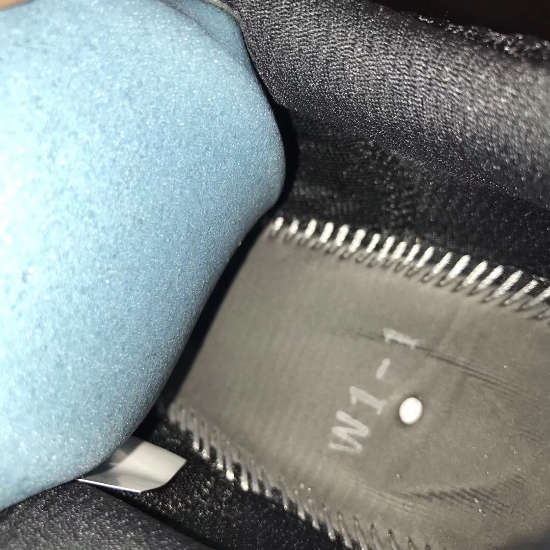 耐克纤维丝全掌气垫鞋,耐克气垫女鞋穿着会变大吗