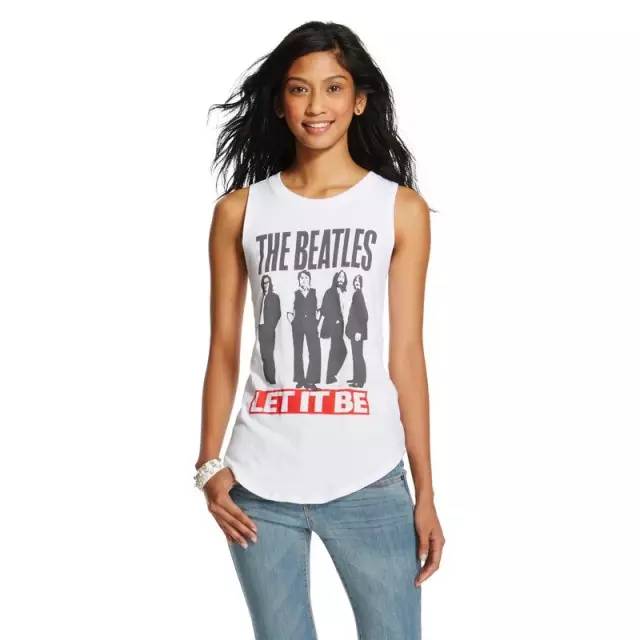 一件纯白的t恤搭配拉风的tee,纯白的t恤搭配拉风的tee叫什么