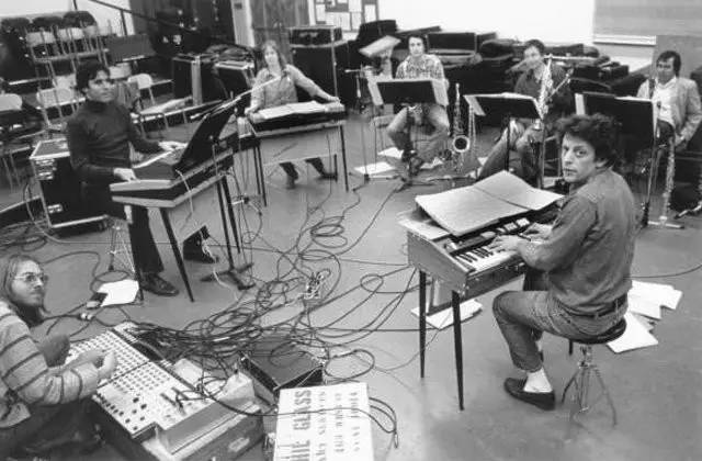 极简主义大师PhilipGlass