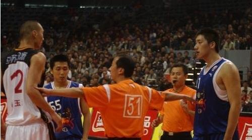 中国男篮十大打架狂人,中国男篮打架十大高手