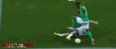 叹为观止的传球,足坛经典长传球gif