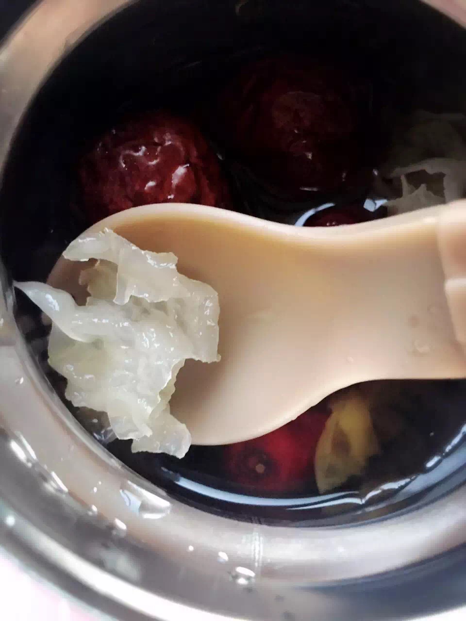 银耳红枣汤之焖烧罐做法