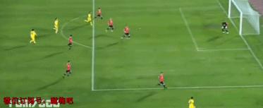 叹为观止的足球花式,足坛那些神来之笔的高能过人瞬间