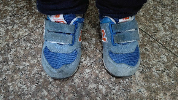 晒晒我家囡的鞋子新百伦毛毛虫阿迪达斯