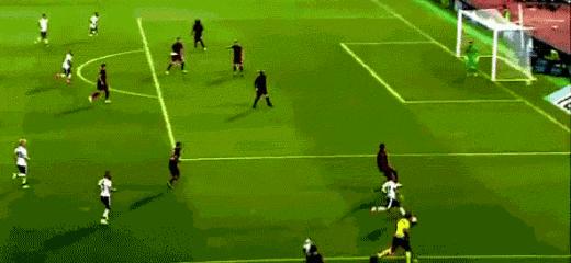 十大经典弧线进球,足坛十大弧线进球视频