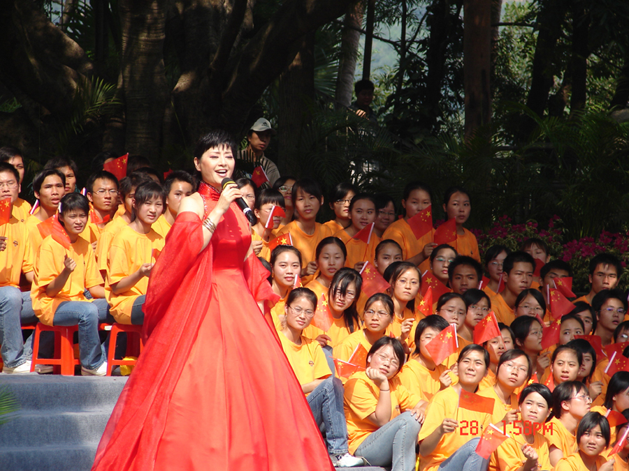 谭咏麟和香港足球队,足球巨星和娱乐明星影响力
