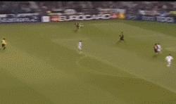 流行易逝经典永存——欧冠赛场上的顶级战靴