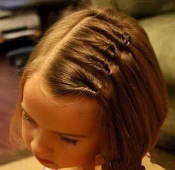 儿童短发花式橡皮筋怎么扎头发,短头发小女孩花式扎头发大全集