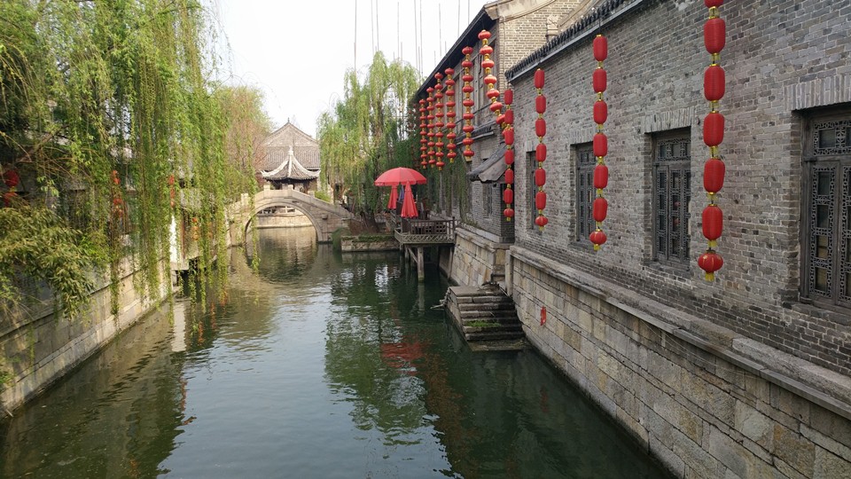 明明可以靠颜值偏偏你要拼实力,明明能靠脸偏偏拼才华