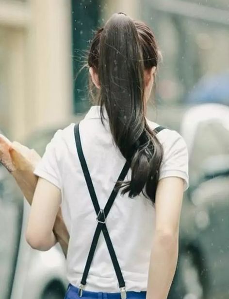 刘海长了遮眼睛短了又不好看,刘海剪短了怎么才可以扎上高马尾