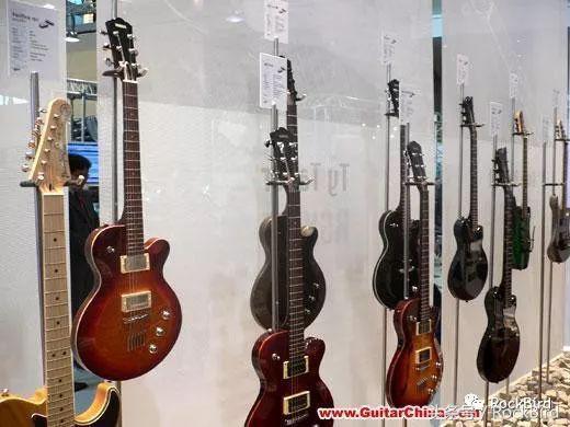 王力宏弹的吉他,王力宏和周杰伦吉他