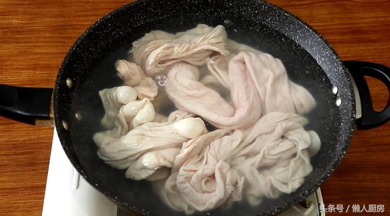 猪大肠怎么处理才能去异味,如何处理猪大肠异味