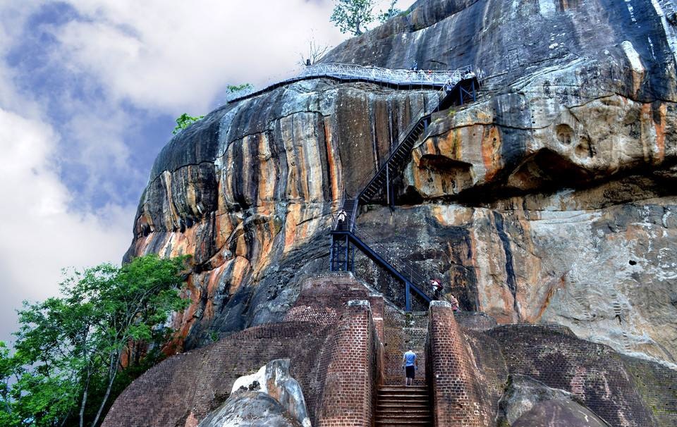 世上最小的国家只有足球场大,最小的国家有几个足球场