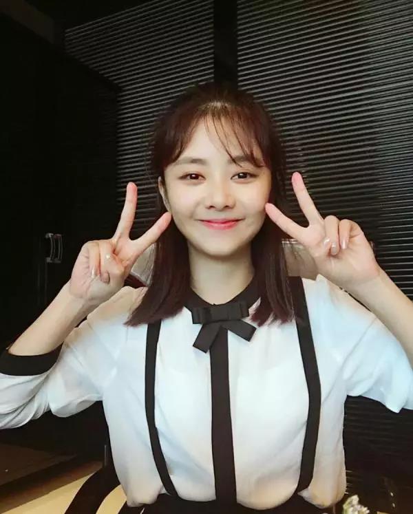 赵丽颖陈妍希都是圆脸哪个好看些,赵丽颖陈妍希圆脸