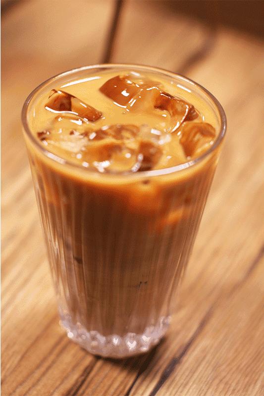 简单的咖啡饮品自己在家就能做咯,自制咖啡饮品简单又好喝教程