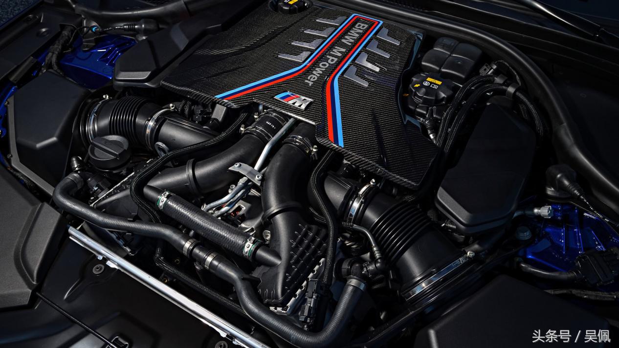 新m5后驱版值得买吗,新m5后驱和四驱对比