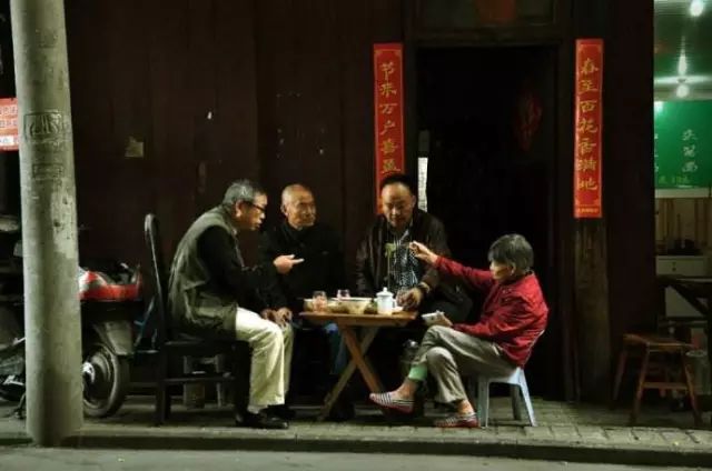 这条美食老店众多的成都小街，竟是《芳华》原型地，主角瘦真不科学