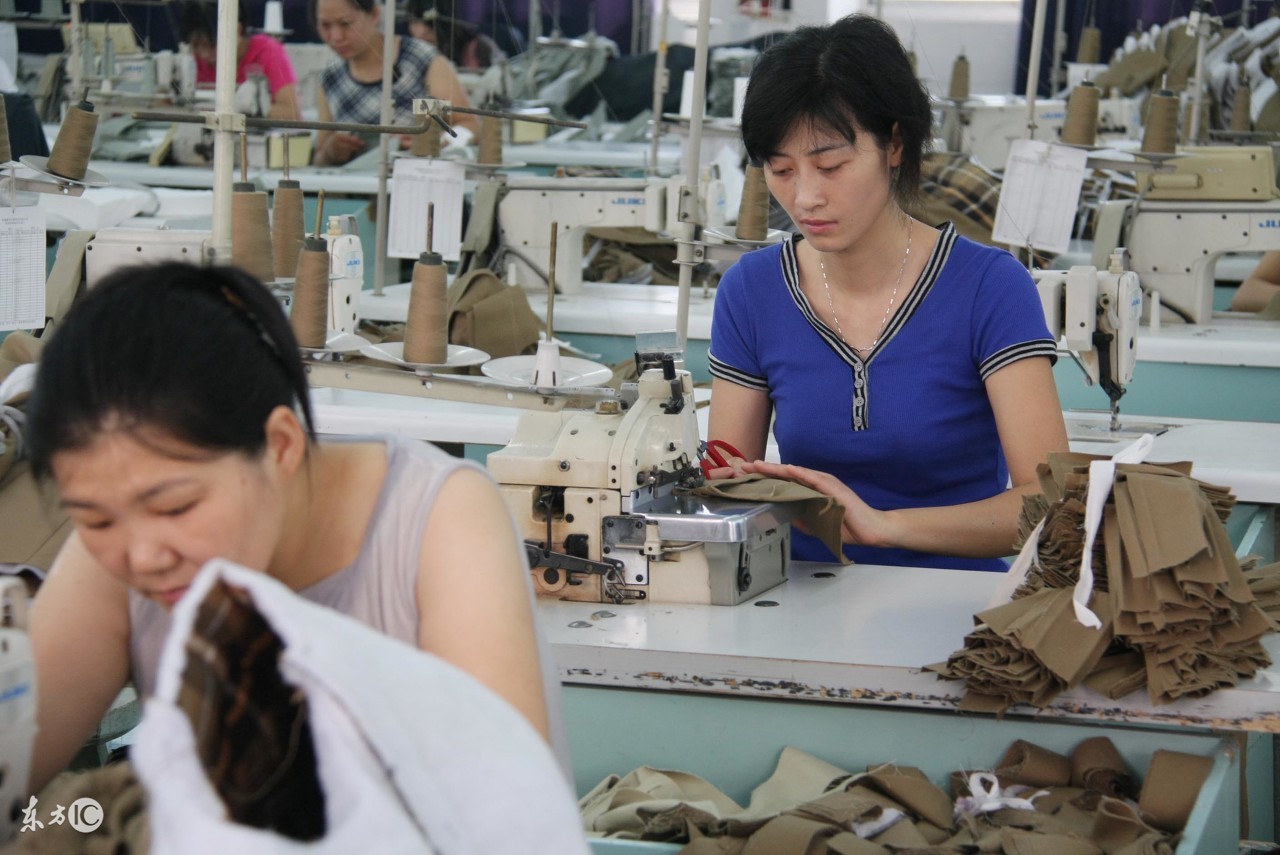服装厂打工人的真实现状,制衣厂女人工作真实视频