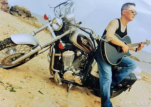 当年他仅唱了一首歌，就让亿万观众给记住，而听过的几乎都红了眼