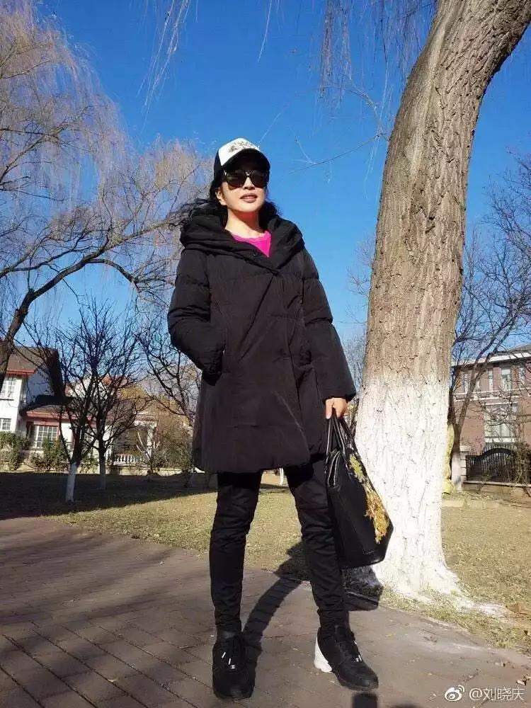 赵薇用的包包牌子,李小璐和赵薇现在怎么样了