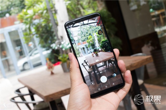 资深极客上手一加5T，顺便给你聊聊它的前世今生