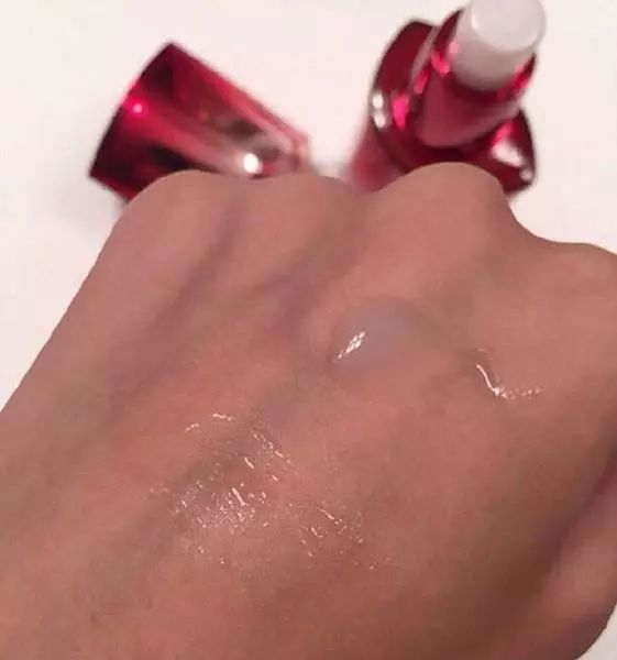 清爽不油腻保湿精华推荐,12款抗老精华