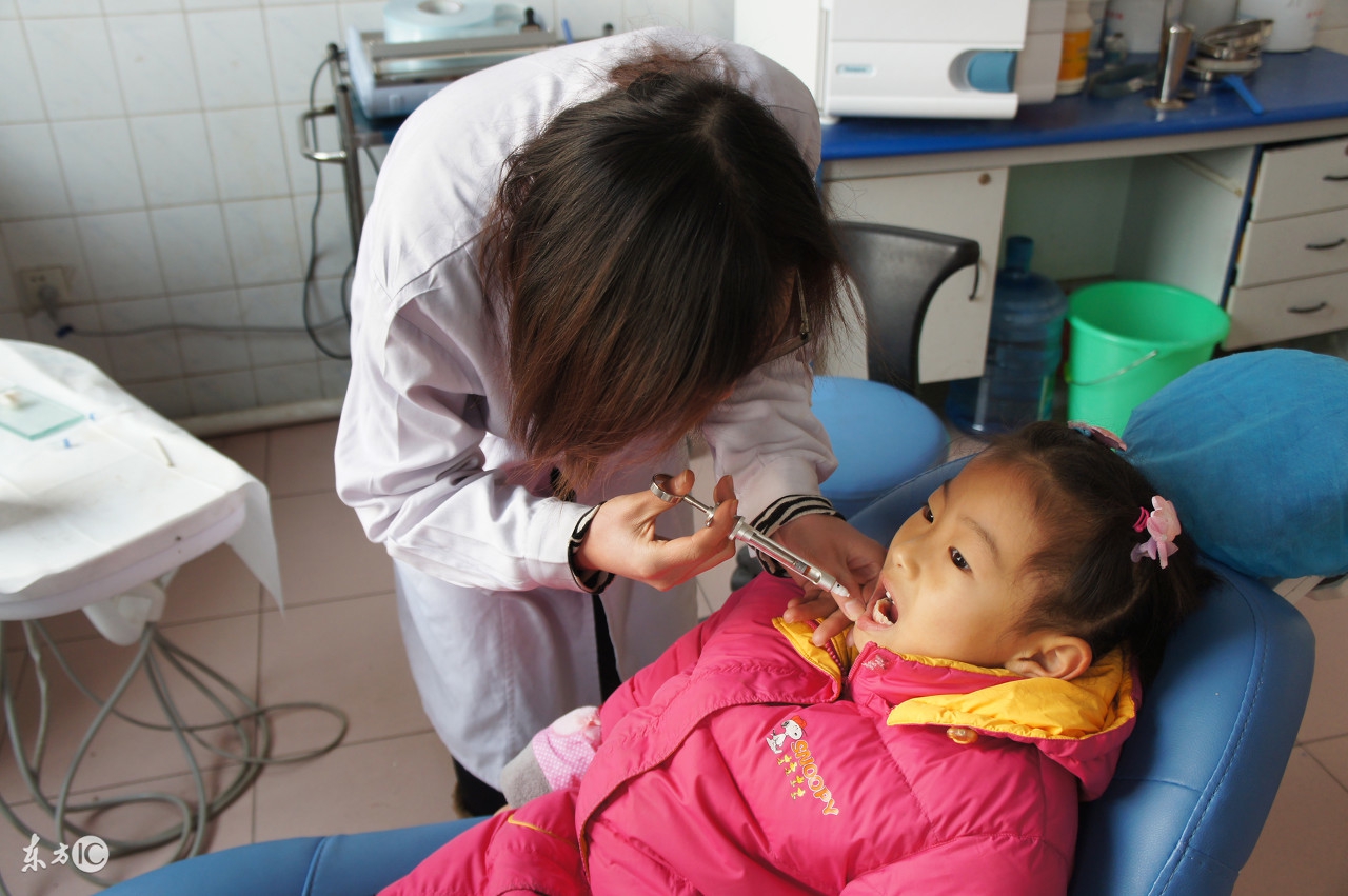 乳牙发生龋齿的应对措施,乳牙龋齿治疗过程视频